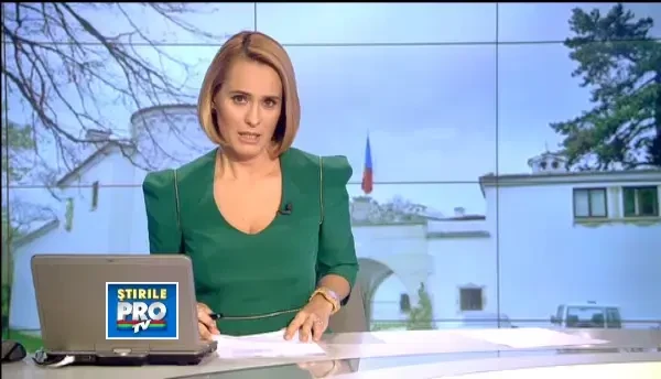 Emblema de Onoare a Armatei Romaniei, conferita Regelui Mihai. Antonescu, prezent la ceremonie