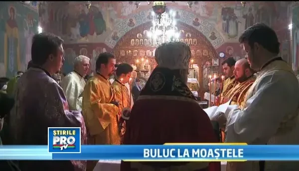 Zi mare de pelerinaj de Sfantul Dumitru la Bucuresti si Constanta.Mii de oameni s-au rugat la moaste - 2