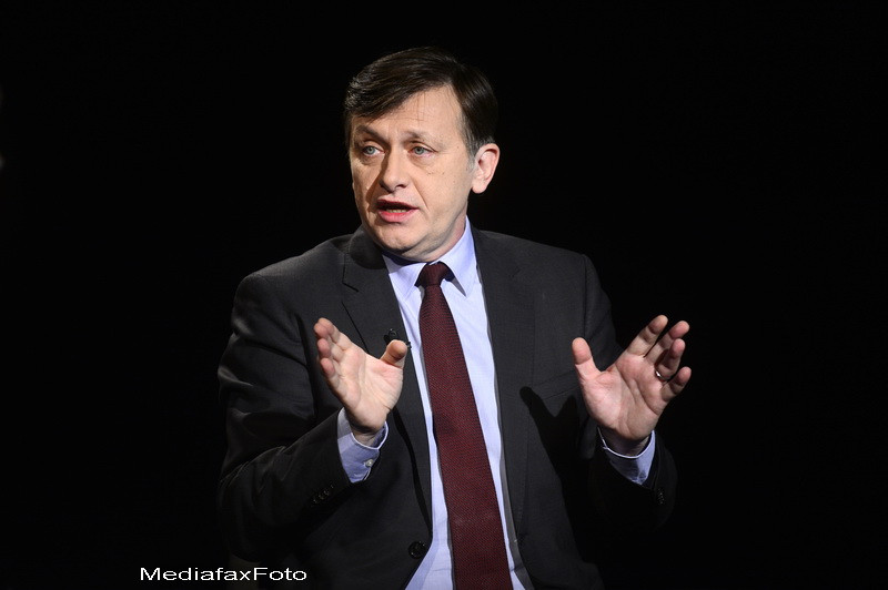 Crin Antonescu: "Compromisul Ponta-Basescu" pe procurori e impotriva recomandarilor CE, CSM si AMR