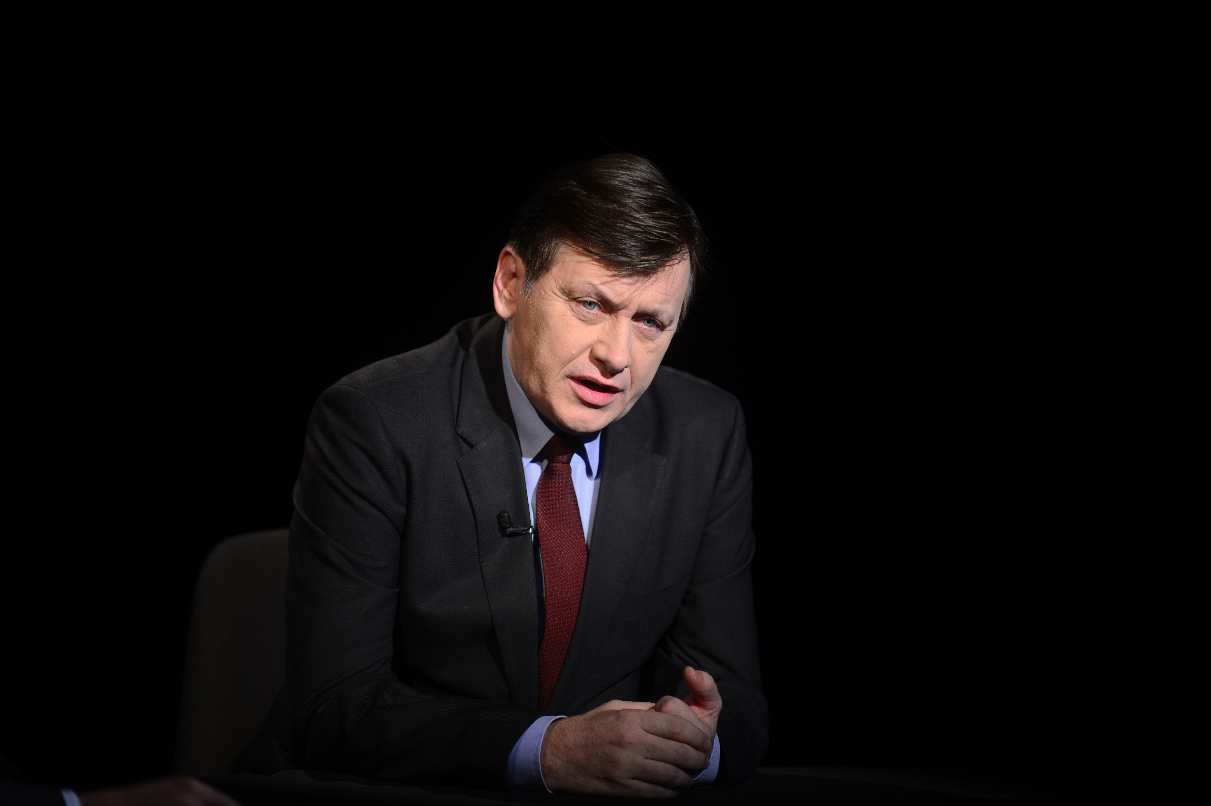 Antonescu: Daca Tariceanu este desemnat premier de Basescu, va fi exclus, iar presedintele suspendat