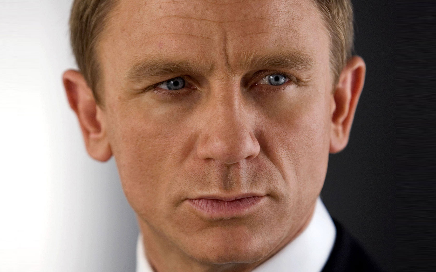 Este oficial, Daniel Craig este "cel mai bun James Bond din istorie". Uite motivul pentru care a fost ales