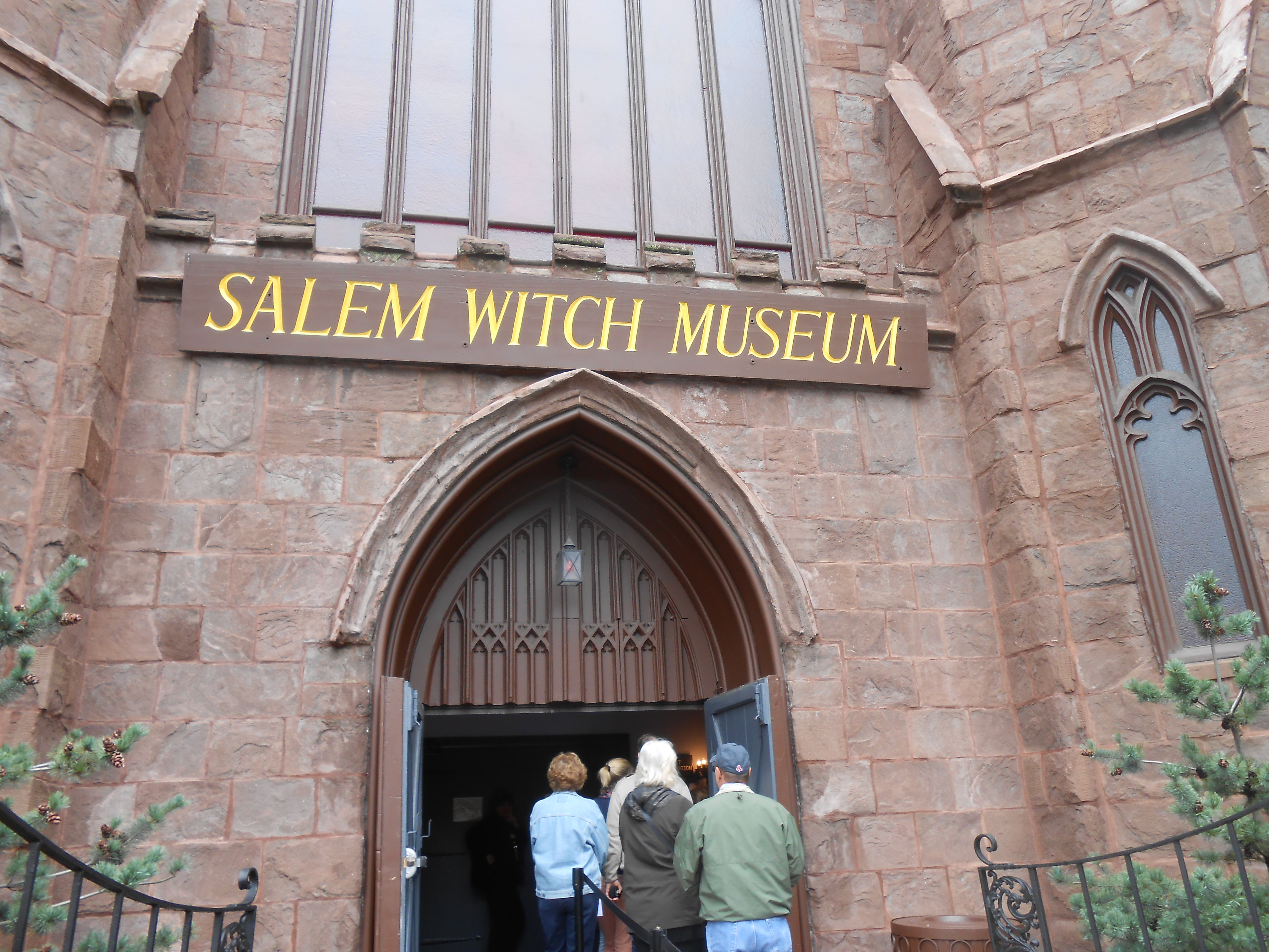 Cele mai INSPAIMANTATOARE 10 destinatii de Halloween