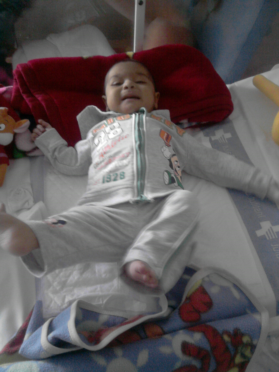 Baietelul pentru care un avion a aterizat de urgenta la Timisoara a fost externat din spital