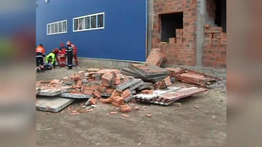 Vantul puternic a ucis doi muncitori in judetul Ialomita. Oamenii au fost striviti de un zid