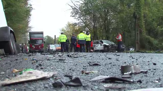 Saptamana a inceput cu frig, vant, ceata si ploaie deasa. Accidente in lant pe drumurile nationale