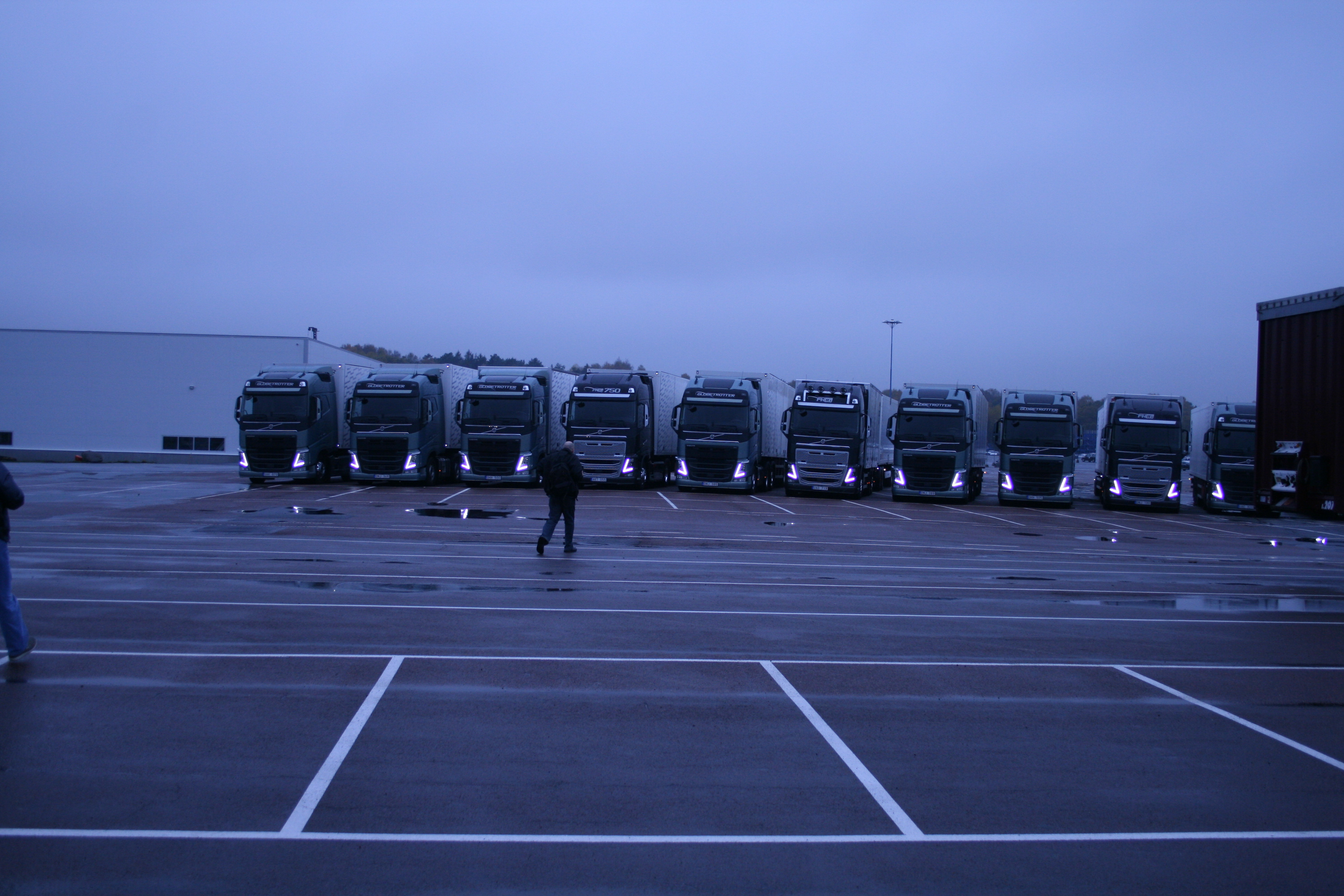 FOTO Roxana Ciuhulescu a testat noul camion Volvo FH in Suedia! Experienta UNICA: 60 de tone de LUX!