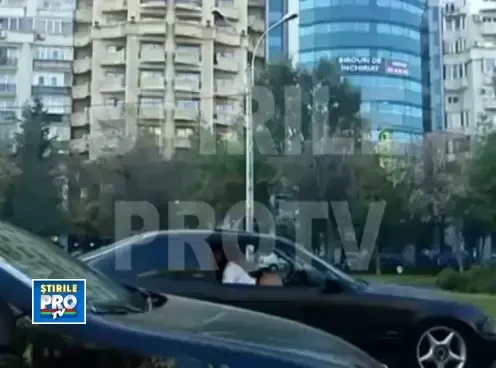 O tanara, gata sa provoace accidente in Capitala. Ce facea intr-o masina, pe jumatate dezbracata