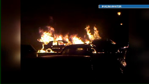 Cinci masini de cateva zeci de mii de euro au ars la Constanta. Pompierii au luptat 2 ore cu focul