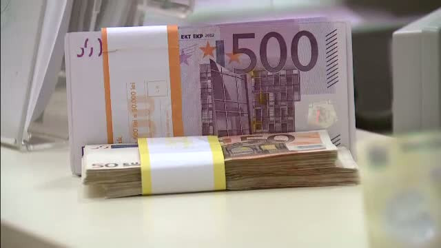 ARAD: Judecator prins in flagrant cand lua mita 500 de euro si mai multe telefoane mobile