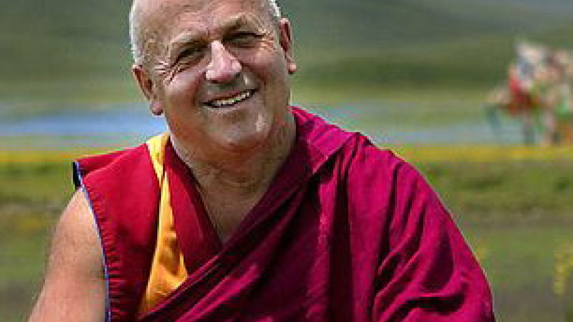 FOTO. El este oficial cel mai FERICIT om din lume. Care este secretul acestui barbat