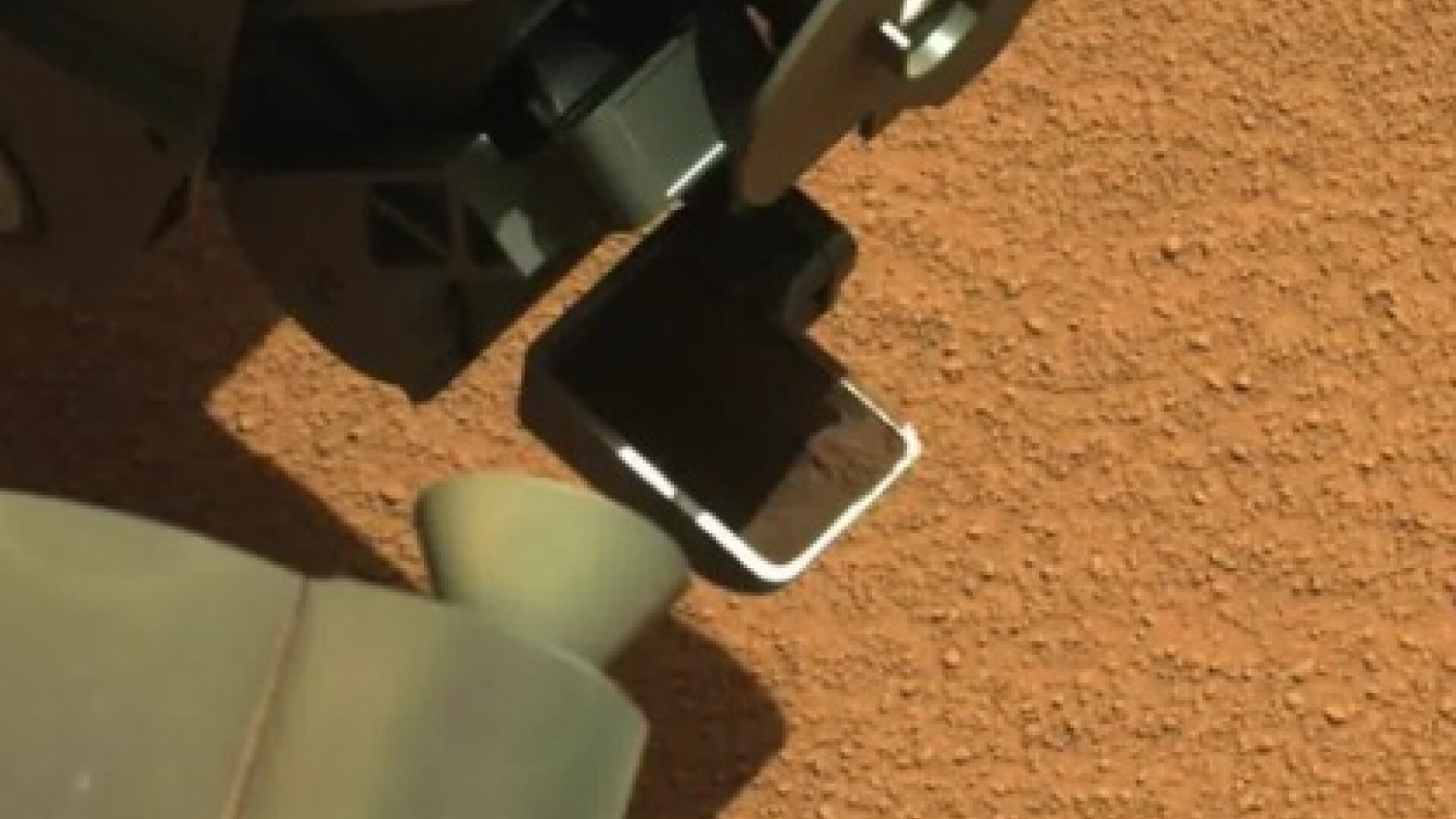Noi informatii de la robotul Curiosity. Pe suprafata planetei Marte a existat apa lichida