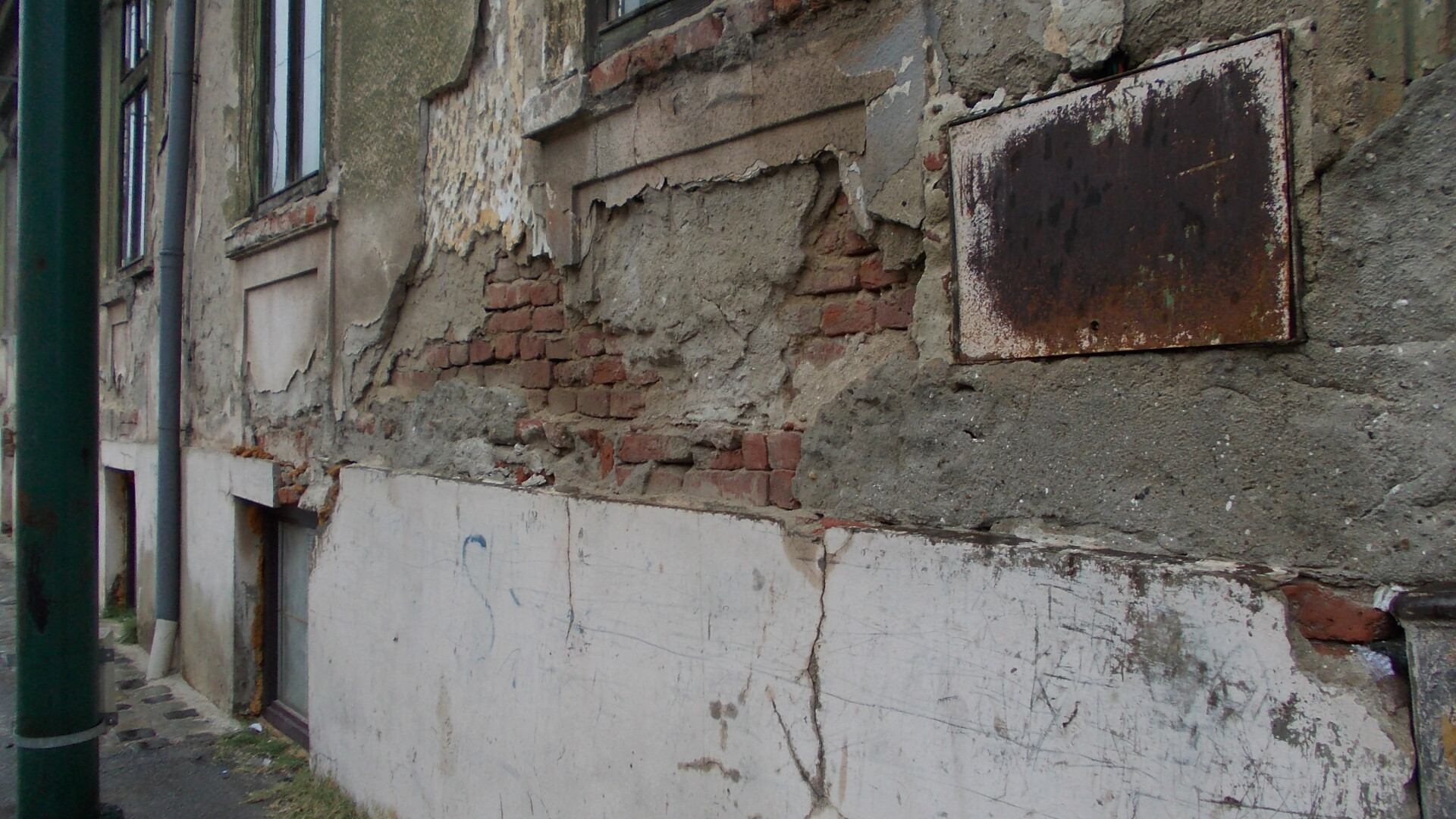 Piata Traian sau mai degraba Piata Plangerii. Cum a ajuns sa arate o zona istorica a Timisoarei