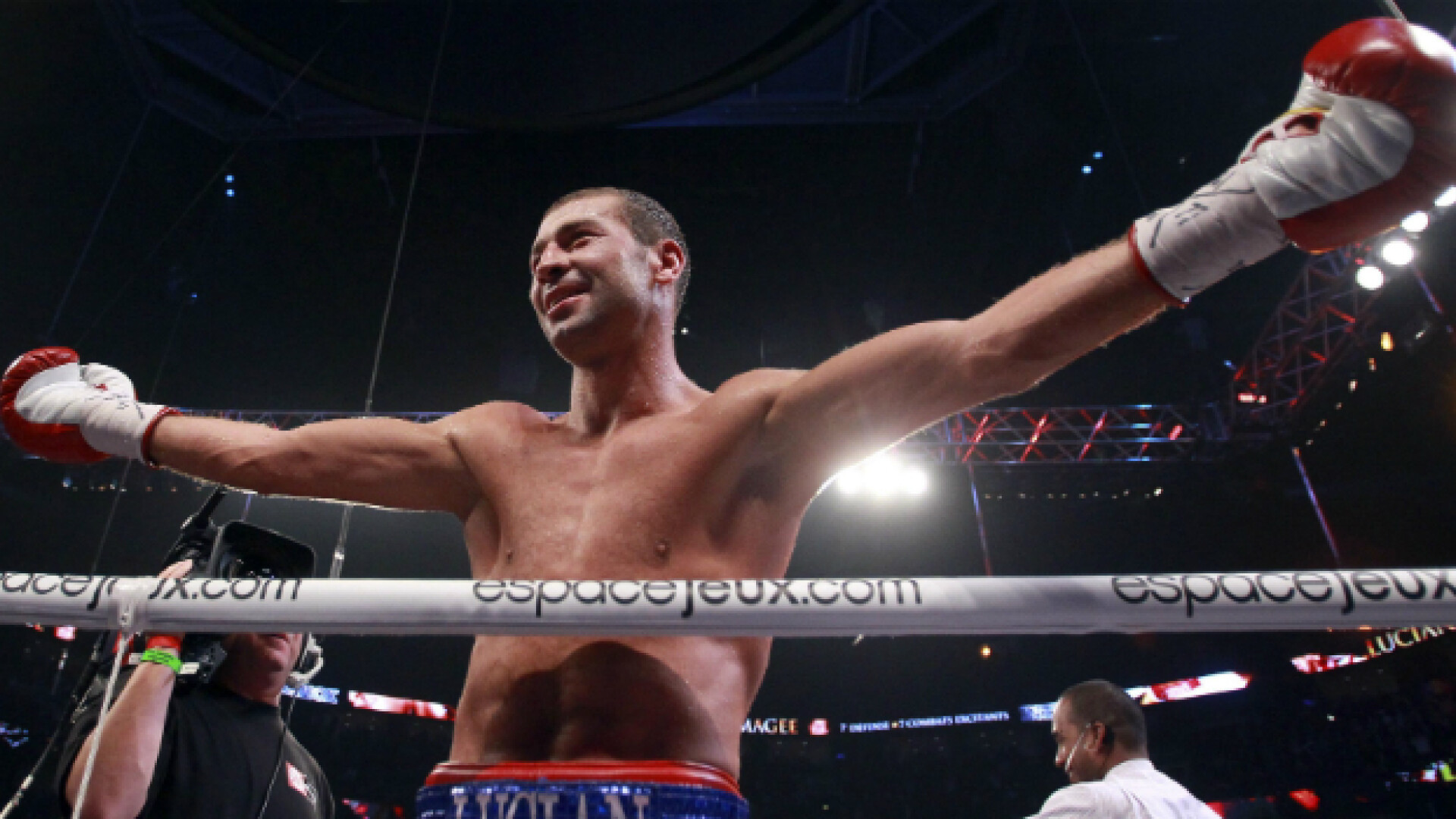 Inchinati-va lui Bute si rostiti un "Doamne ajuta"!