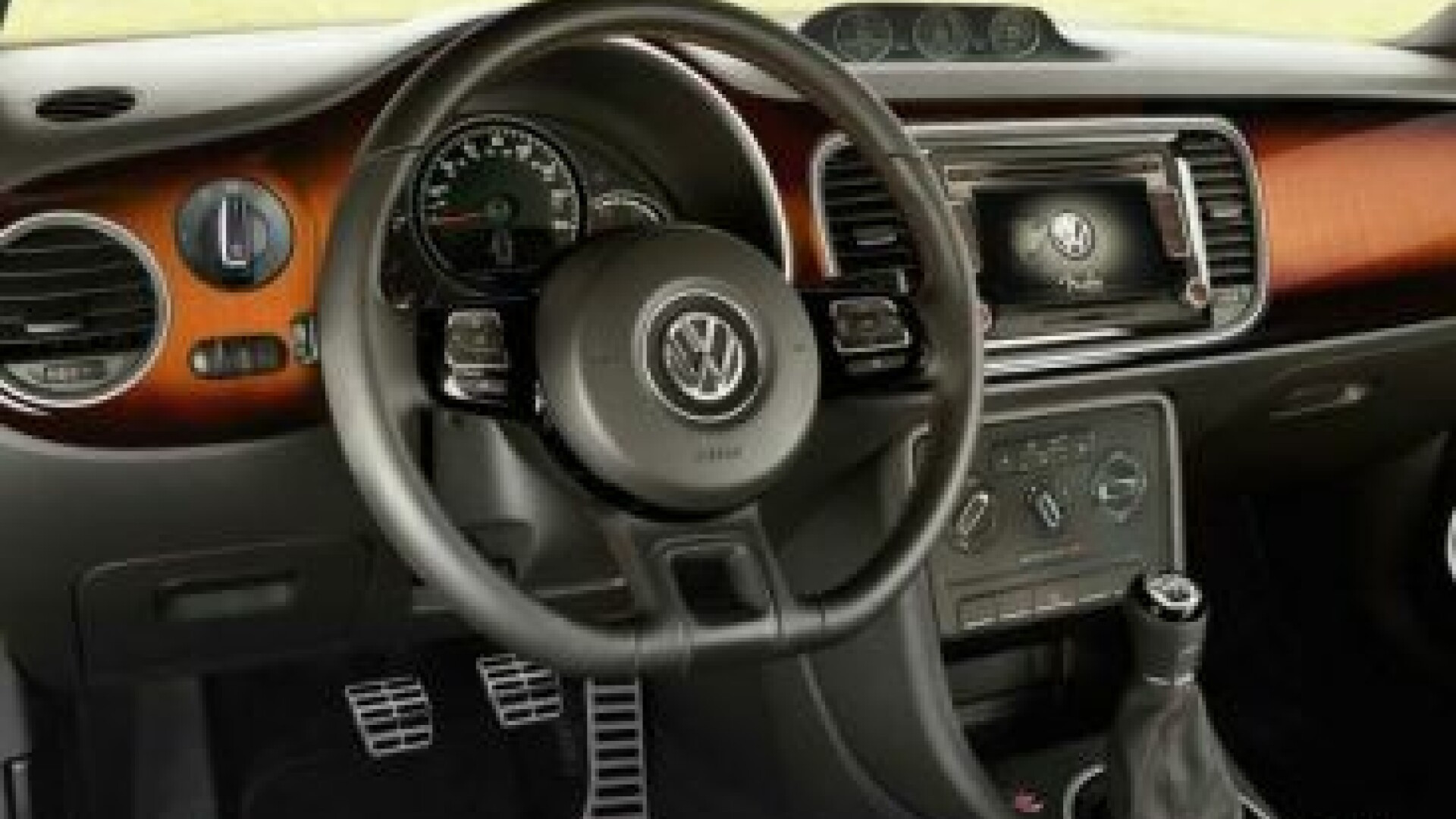 VW Beetle editie speciala, semnata cu unul dintre cele mai mari branduri din lume. GALERIE FOTO