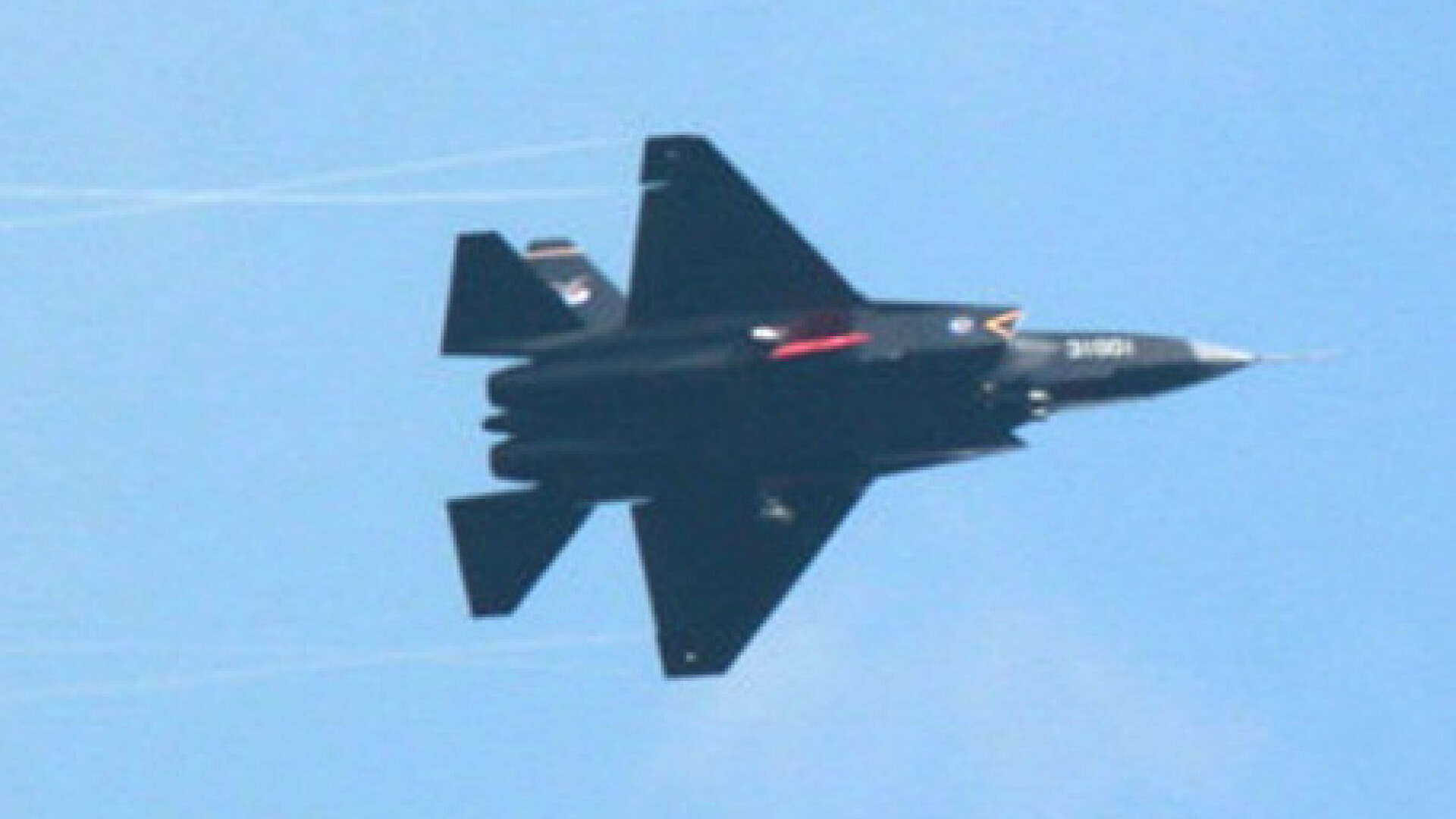 Bombardier invizibil pe radar, testat in China. Un astfel de aparat militar mai detine doar SUA