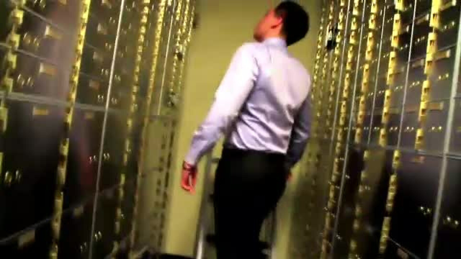 Un avocat din Capitala spune ca i-au disparut lingourile din CASETA DE VALORI inchiriata la o banca