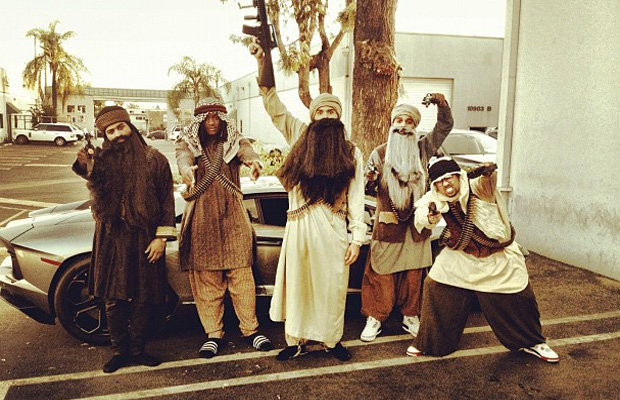 Chris Brown apare din nou intr-o ipostaza controversata. Cum si-a socat de data asta fanii