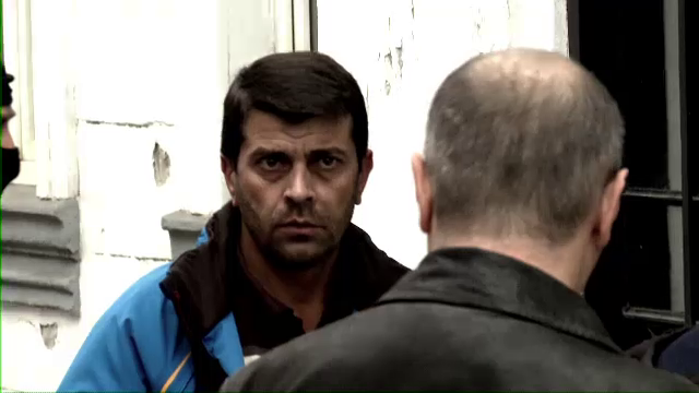 Un colonel, un om de afaceri si un tigan din Sintesti, capii retelei care a atacat sistemul bancar