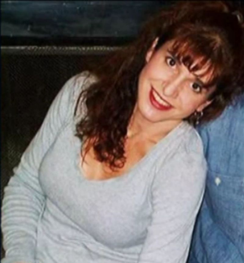 O femeie din SUA ii acuza pe politisti ca i-au spart implanturile cu silicon cand au arestat-o.VIDEO