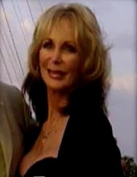 Ce facea aceasta FEMEIE inainte de a-si consulta PACIENTII.I-a fost suspendata licenta IMEDIAT.VIDEO