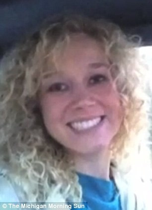 Intreaga comunitate credea in sfintenia preotului. In spatele sutanei se ascundea insa un monstru