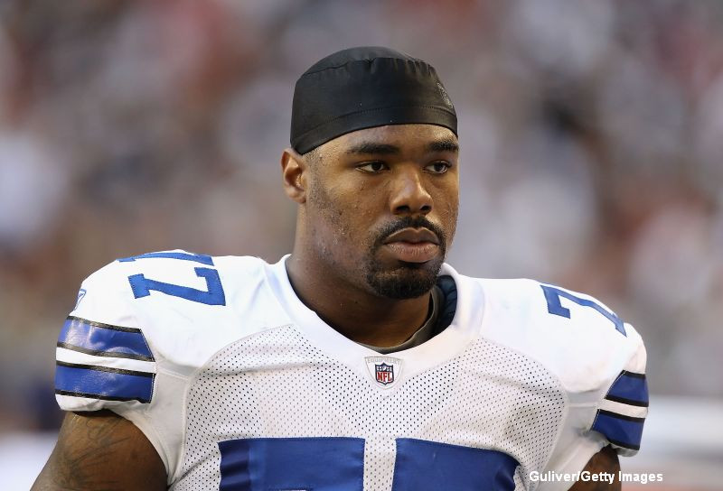 Un jucator de fotbal american isi ameninta mama cu judecata. Acuzatia incredibila pe care i-o aduce