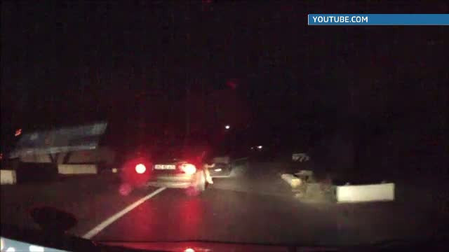 A facut o depasire pe o sosea din Buzau si a fost la un pas de-a fi batut. Raspunsul sec al politiei