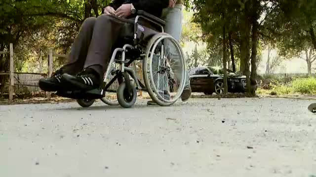 Au ramas infirmi, dar nu concep sa renunte la meserie. Povestile impresionante a doi politisti