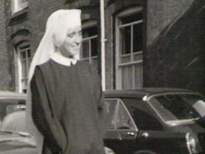 La 18 ani era MAICUTA, dar doi ani mai tarziu S-A SCHIMBAT RADICAL. Cum isi CASTIGA EXISTENTA ACUM