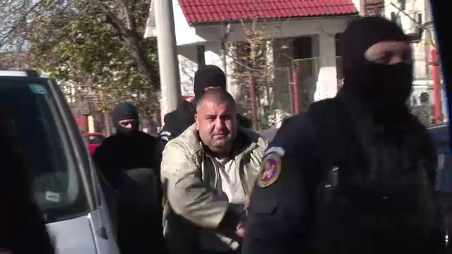 300% dobanda, incasata direct din pensiile aduse de postas. Drama familiilor terorizate de camatari