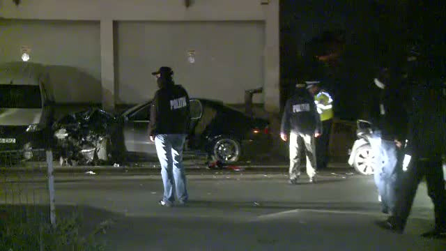 Urmarire ca-n filme pe strazile Capitalei. Masina politistilor s-a ciocnit cu cea a hotilor