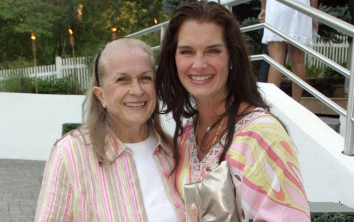 Doliu la Hollywood. Mama si managerul actritei Brooke Shields a decedat la 79 de ani