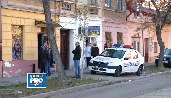 Atac cu spray de insecte la vanzatoarea unui magazin de haine din Timisoara