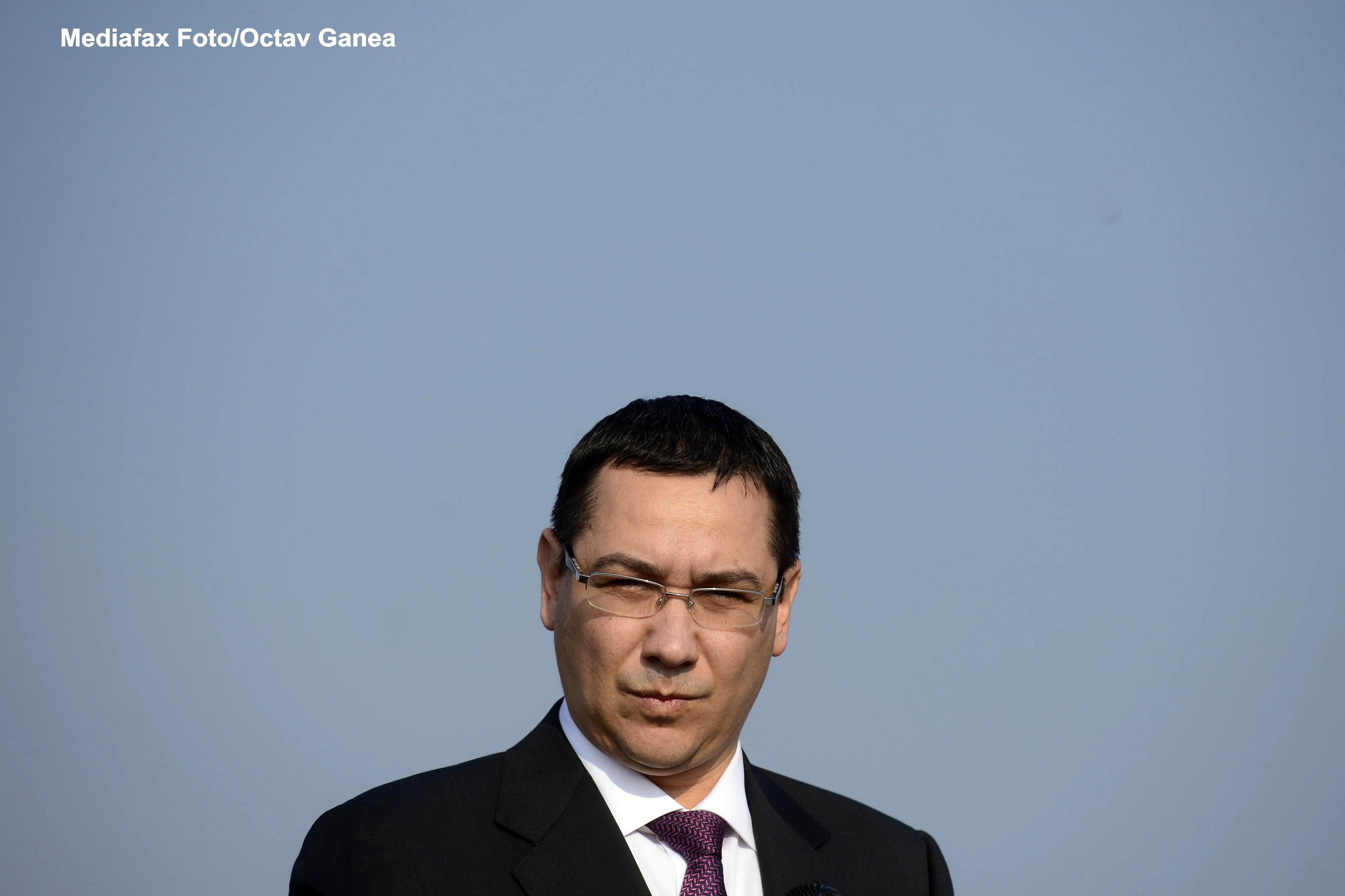 Dupa scandalul provocat de unii scriitori, Ponta renunta sa mai mearga la Targul de carte din Paris