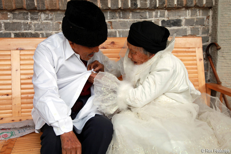 Galerie FOTO. Albumul de nunta realizat dupa 88 de ani de la casatorie. O poveste de dragoste unica