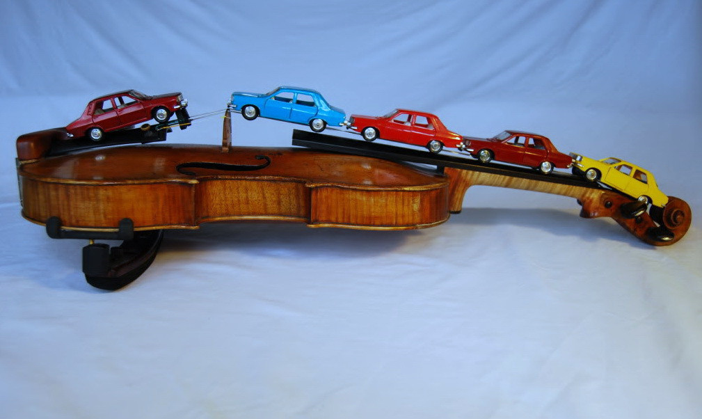 Un ambasador neoficial al Romaniei: Remus Azoitei, colectionarul de Dacia 1300