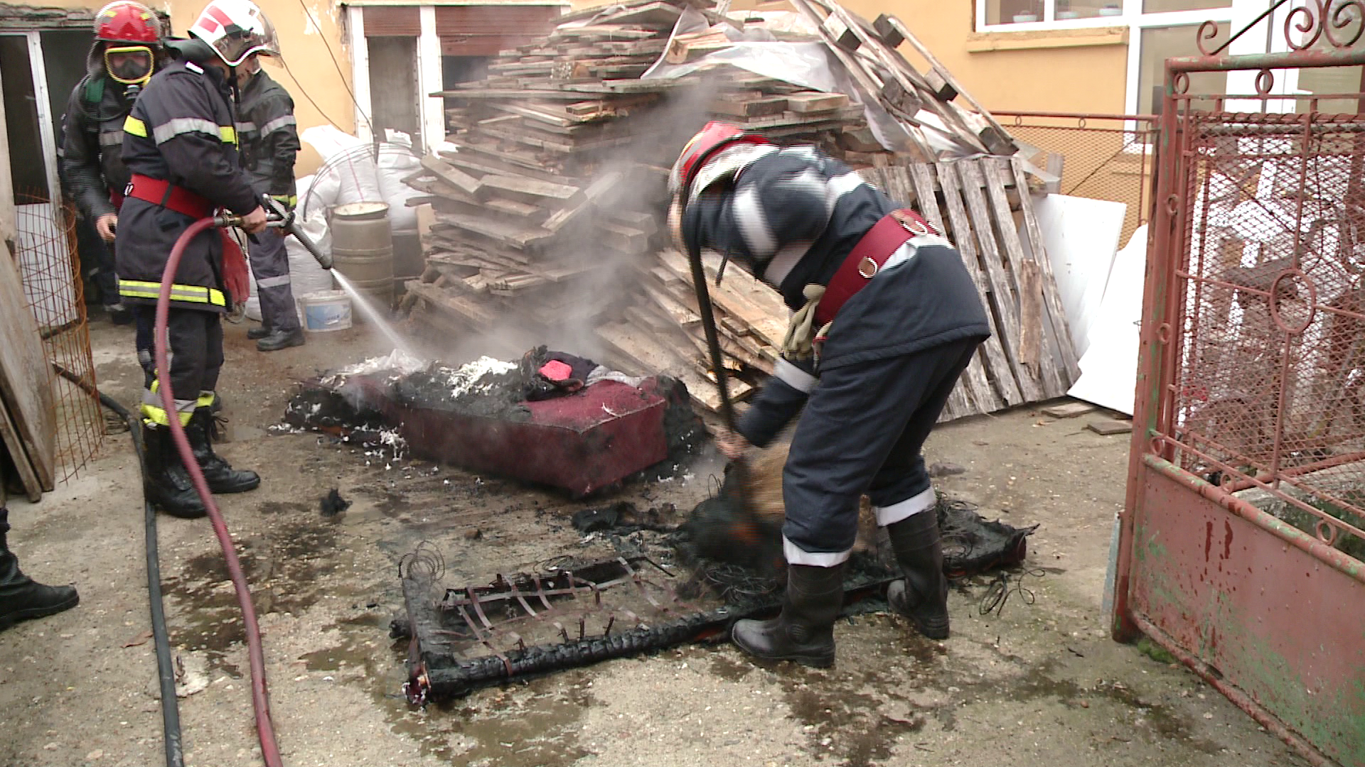 Sfarsit cumplit pentru un batran din Timisoara. Acesta a murit carbonizat in propria casa
