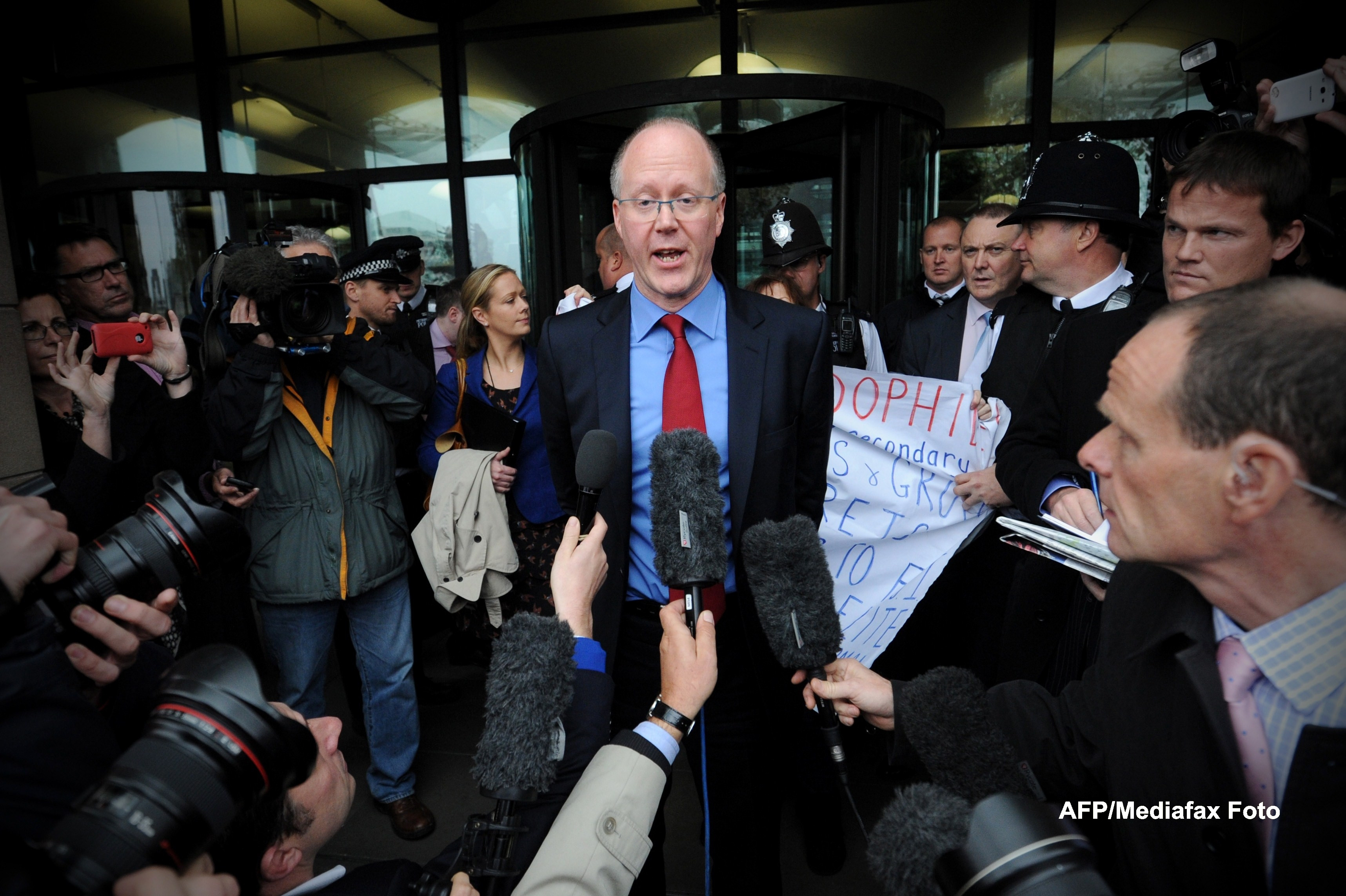 Scandal in Marea Britanie. Directorul BBC a demisionat din cauza unor abuzuri sexuale. VIDEO