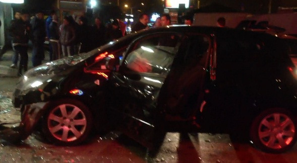 Barbatul care a intrat cu masina intr-un magazin din Capitala va fi cercetat in stare de libertate