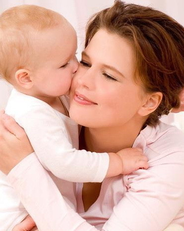 De ce viata la oras este daunatoare pentru mamicile tinere. Ce spun cercetatorii