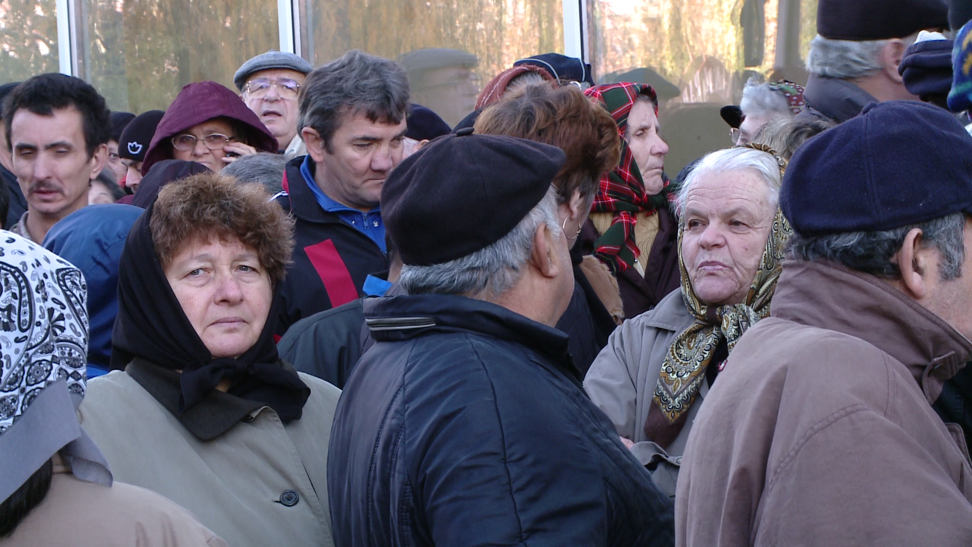 Coada la ridicarea ajutoarelor venite de la Uniunea Europeana in Alba Iulia