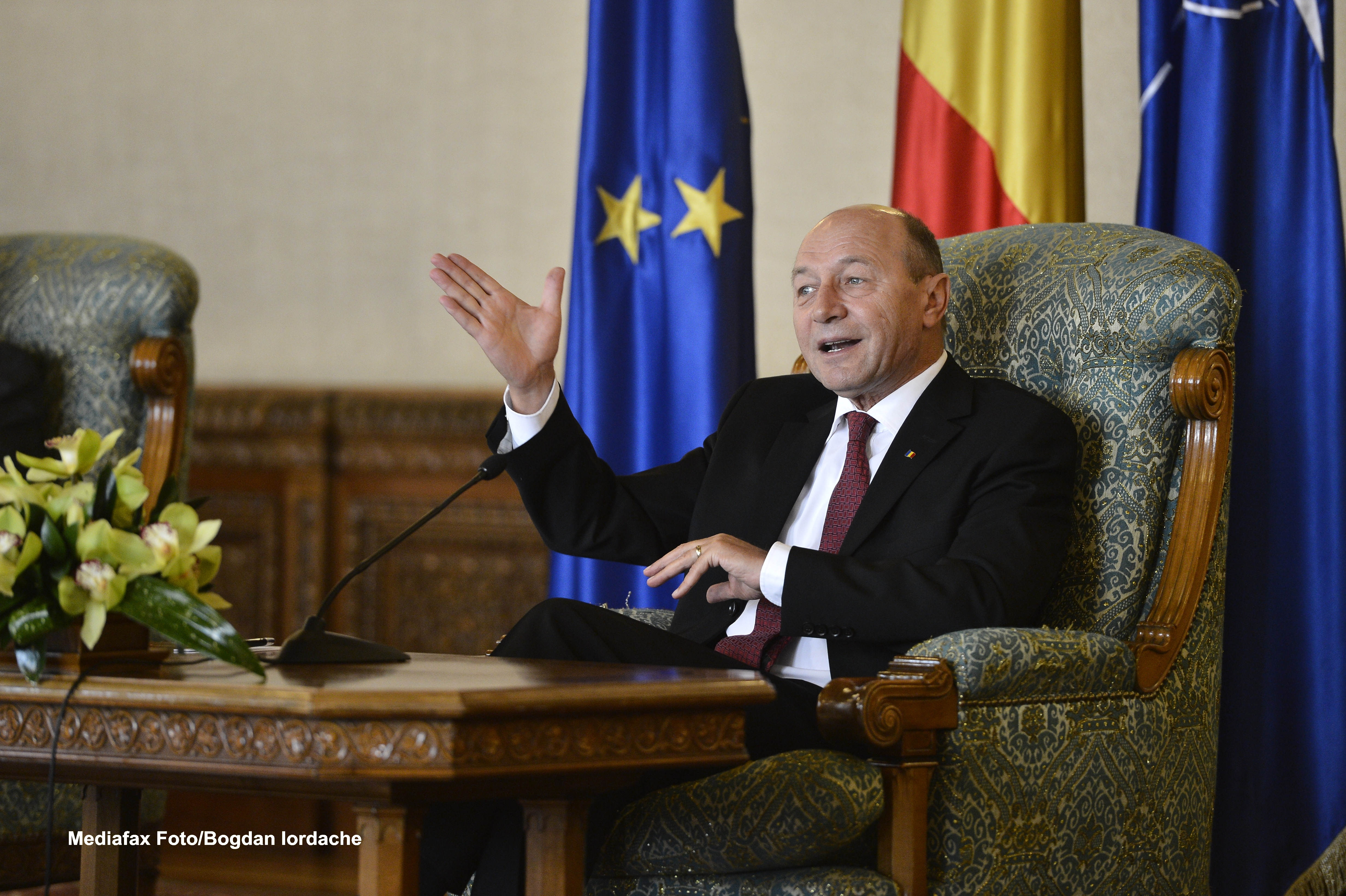 Traian Basescu: Daca nu vor inceta atacurile la adresa mea in campanie, ma vor obliga sa ma apar