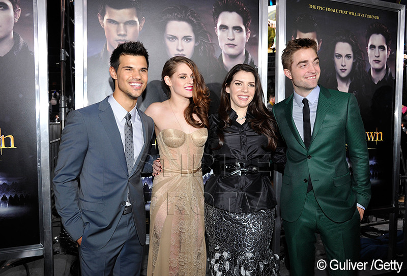 Gestul disperat facut de Kristen sa-l recucereasca pe Robert. Rochia cu care s-a infatisat. FOTO