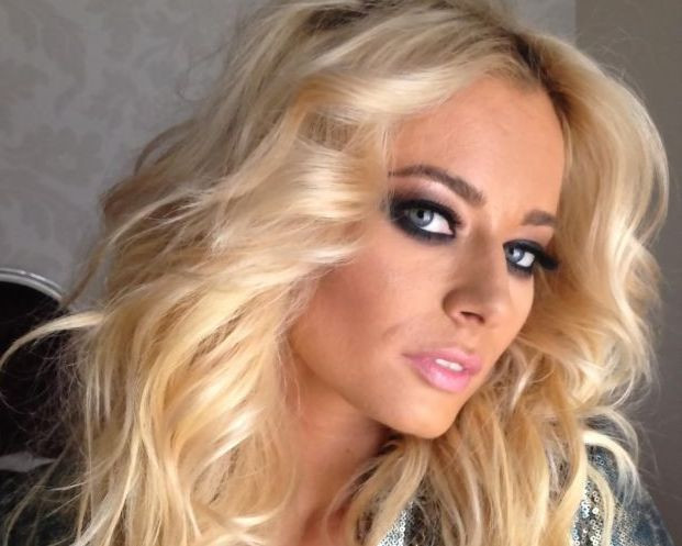 Pe cine cheltuieste Laura Cosoi sute de lei. Misteriorul personaj o insoteste pretutindeni