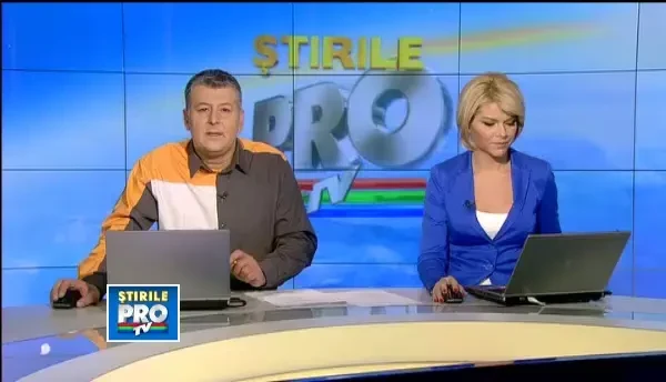 FOTO. Vaporasul Pelican de pe raul Bega a fost mistuit de flacari