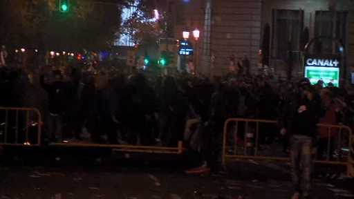 Proteste anti-austeritate violente in Spania. Politia a imprastiat multimea cu gaze lacrimogene