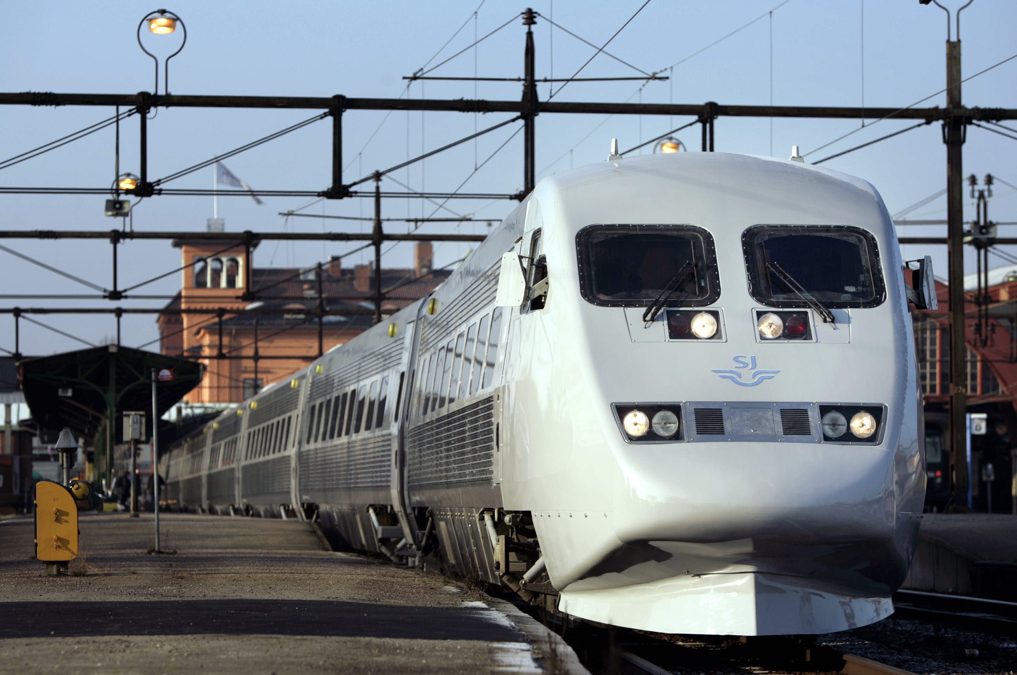 Credea ca cineva se sinucide intr-o masina si a oprit trenul. Scenele la care a fost martor