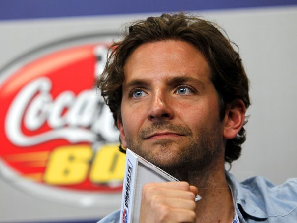 Revista People a anuntat cel mai SEXY barbat in viata pentru 2012. Cine l-a inlocuit pe Bradley Cooper: