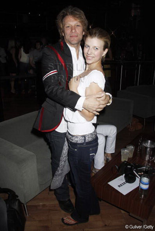 Fiica legendarului rocker Jon Bon Jovi a fost arestata pentru consum si posesie de heroina