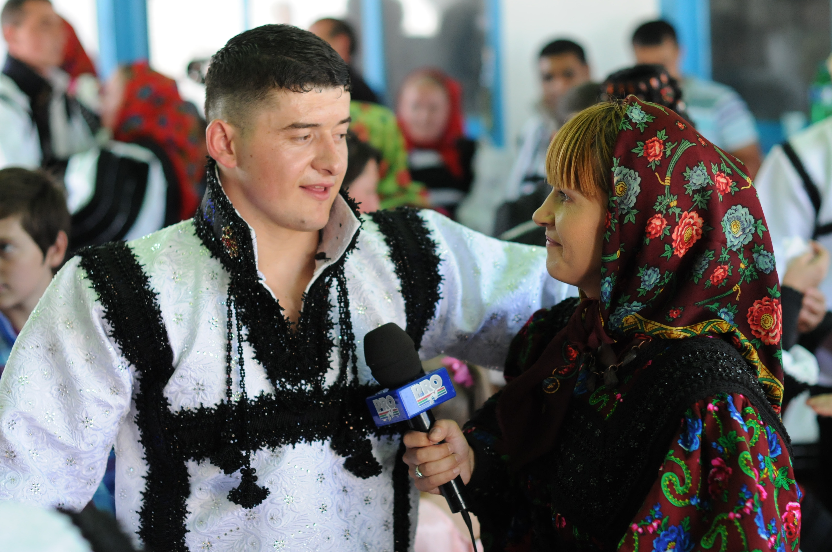 Traditia nuntilor "mandre" din Tara Oasului la "Romania, te iubesc!"